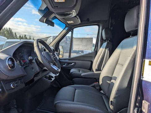 New 2025 Mercedes-Benz Sprinter 2500 image 22