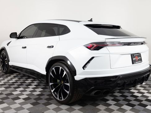 Used 2021 Lamborghini Urus AWD/4WD image 5
