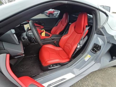 Used 2025 Chevrolet Corvette Stingray Preferred Cpe w/ Z51 Performance Package RWD image 6