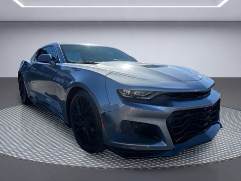 Used 2019 Chevrolet Camaro SS RWD image 9