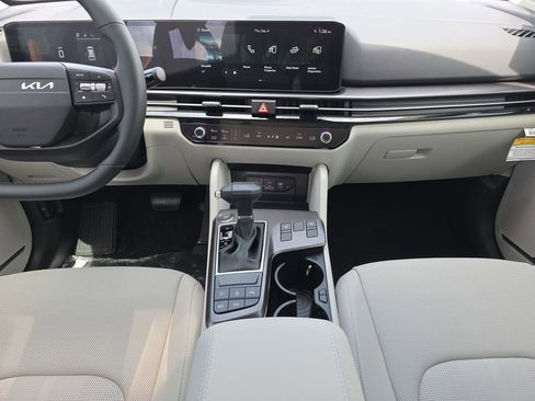 New 2026 Kia Sportage EX w/ EX Panorama Roof Package image 17