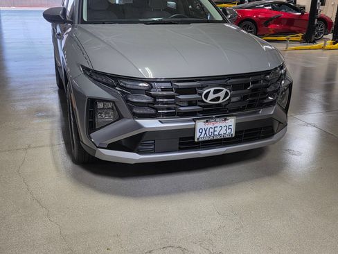 Certified 2025 Hyundai Tucson SE FWD image 9