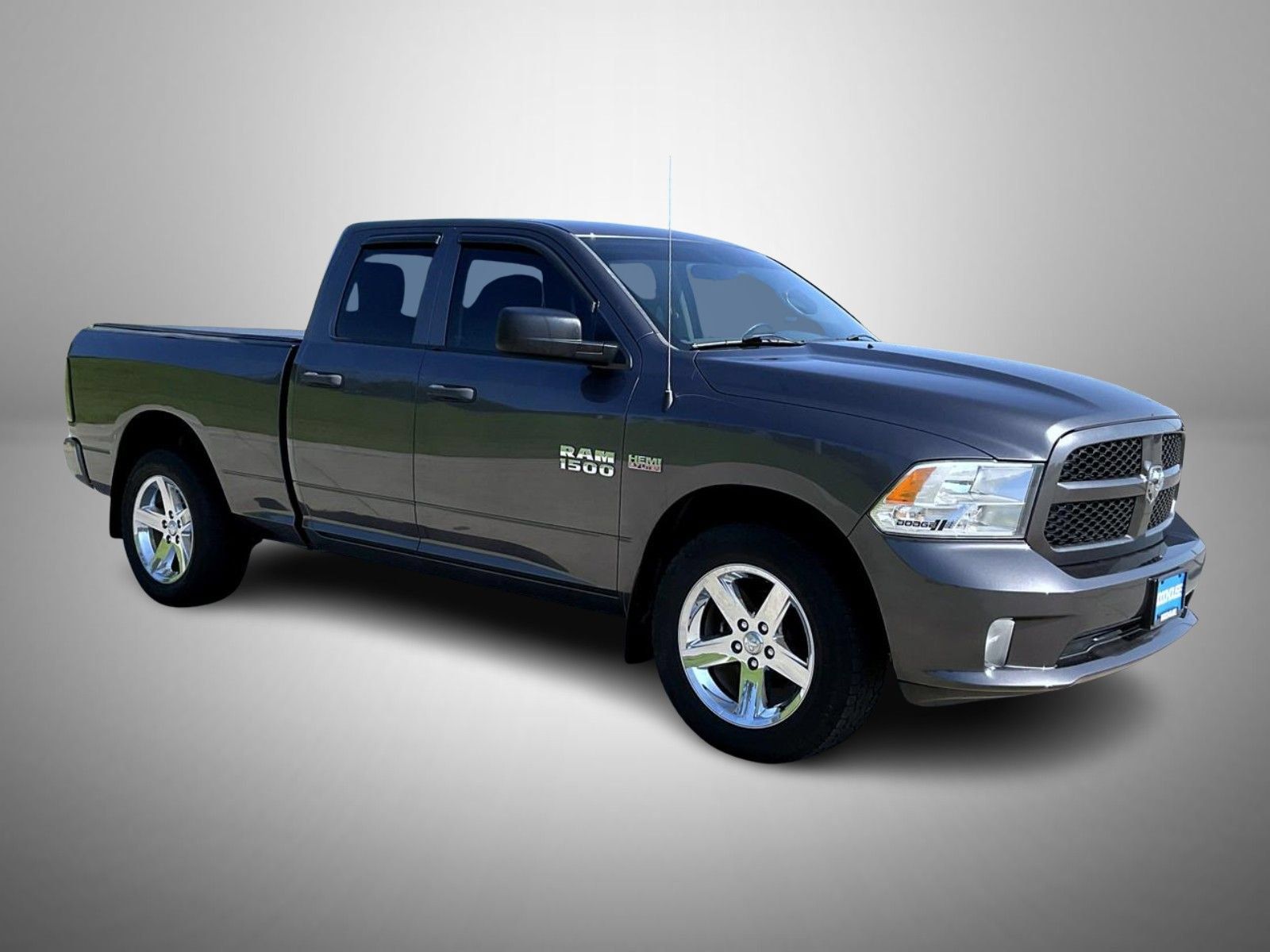 Used 2017 RAM 1500 Express AWD/4WD image 3