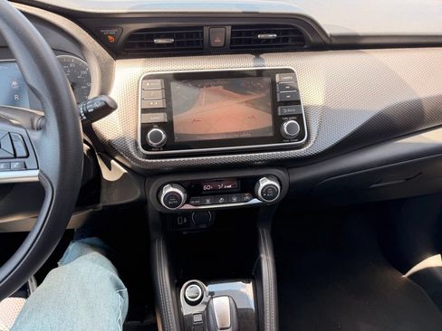 Used 2019 Nissan Kicks SV FWD image 5