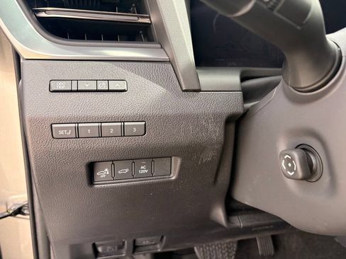 Used 2025 Lexus GX 550 w/ Accessory Package (2T) AWD/4WD image 28