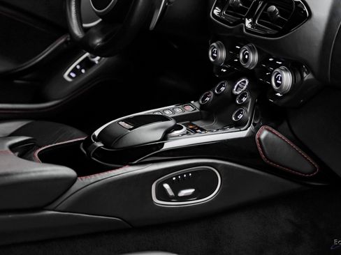 Used 2019 Aston Martin V8 Vantage Coupe image 53