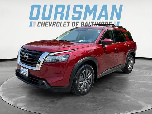 Used 2022 Nissan Pathfinder SV AWD/4WD image 2