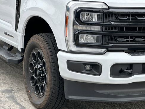 Used 2024 Ford F250 XLT w/ Black Appearance Package AWD/4WD image 13