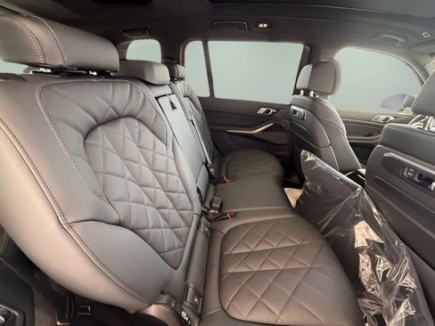 Used 2026 BMW X7 xDrive40i w/ M Sport Package image 26