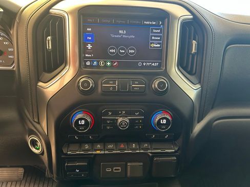 Used 2020 Chevrolet Silverado 1500 LT Trail Boss image 31