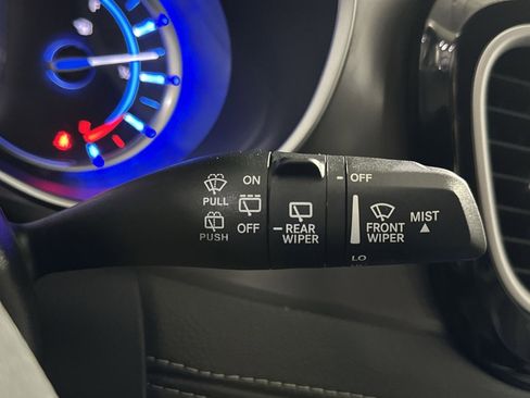 Used 2022 Chrysler Pacifica Touring-L w/ Uconnect Theater Family Group image 31