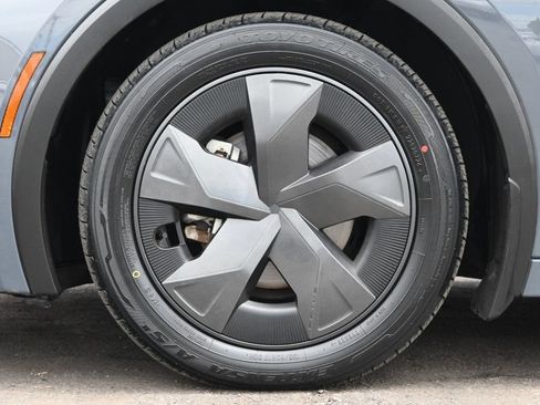 Used 2025 Toyota Prius LE FWD image 7
