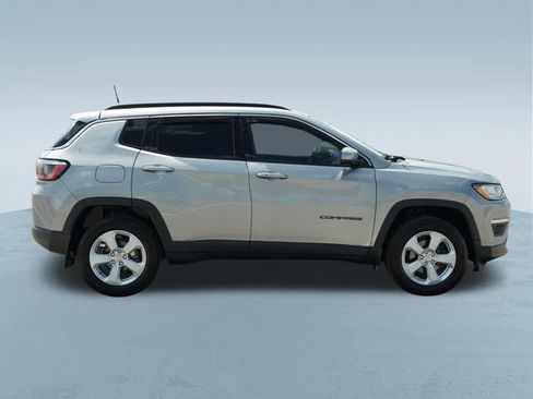 Used 2020 Jeep Compass Latitude w/ Cold Weather Group image 10