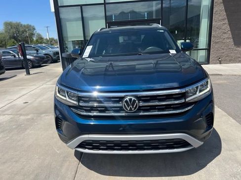 Used 2022 Volkswagen Atlas Cross Sport SE w/ Panoramic Sunroof Package AWD/4WD image 2