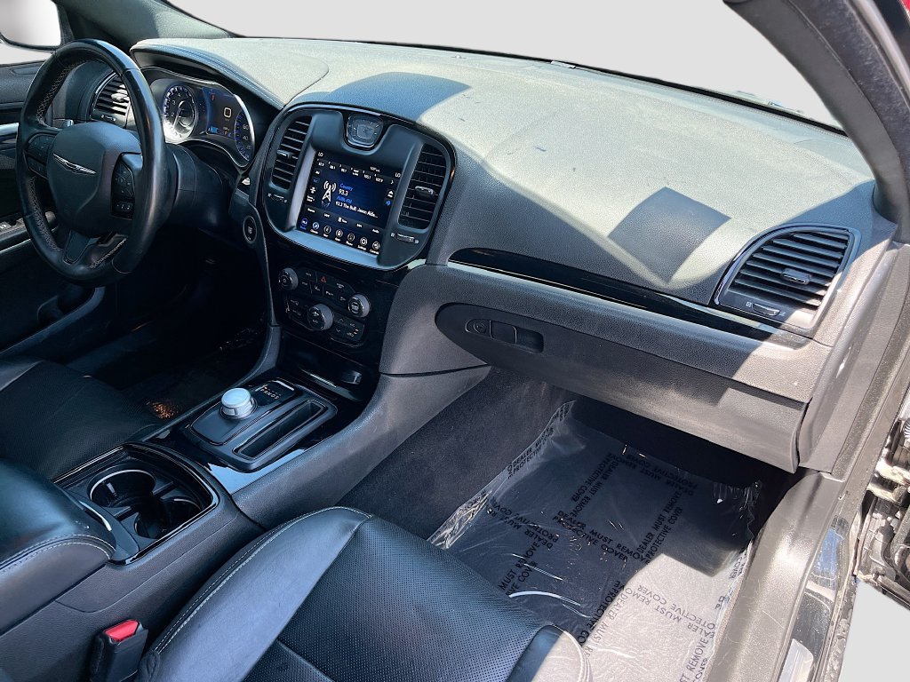 Used 2022 Chrysler 300 S w/ Comfort Group RWD image 29
