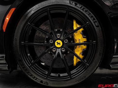 Used 2020 Ferrari 812 Superfast RWD image 27
