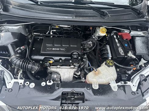 Used 2018 Chevrolet Sonic Premier image 32