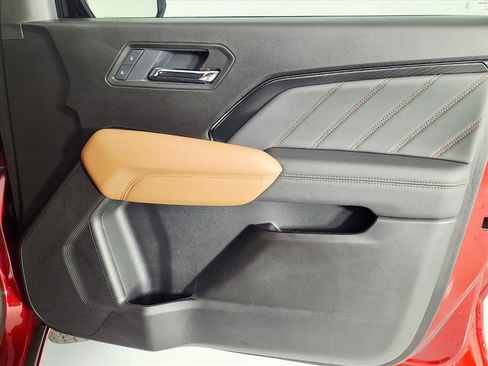 Used 2025 GMC Canyon AT4 image 19