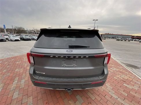 Used 2025 Ford Explorer Active w/ Active Comfort Package image 18