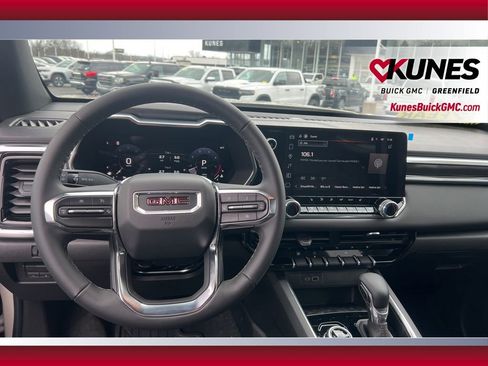 New 2026 GMC Canyon Elevation image 15