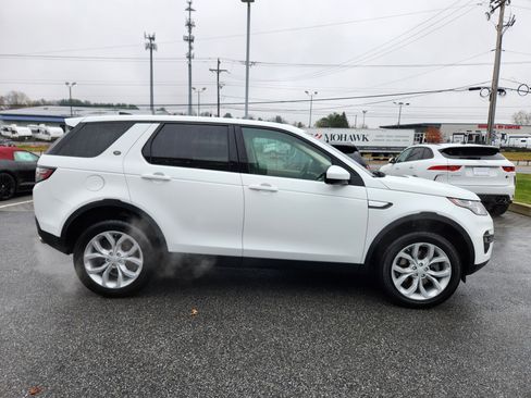 Used 2019 Land Rover Discovery Sport HSE image 6