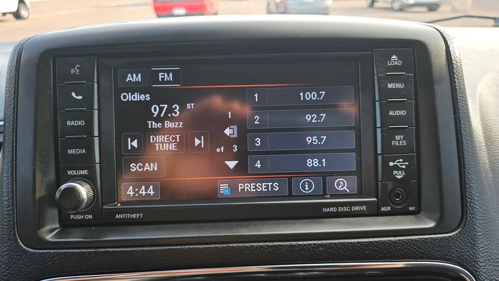 Used 2019 Dodge Grand Caravan SE FWD image 33