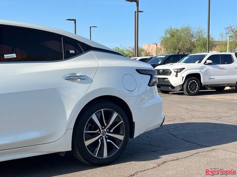Used 2019 Nissan Maxima 3.5 S w/ Floor Mat Group FWD image 10