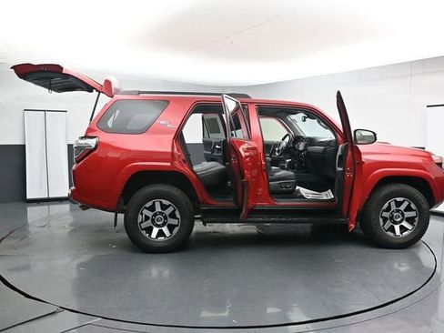 Used 2024 Toyota 4Runner TRD Off-Road Premium AWD/4WD image 38