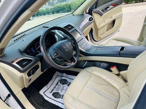 Used 2014 Lincoln MKZ Hybrid FWD image 16