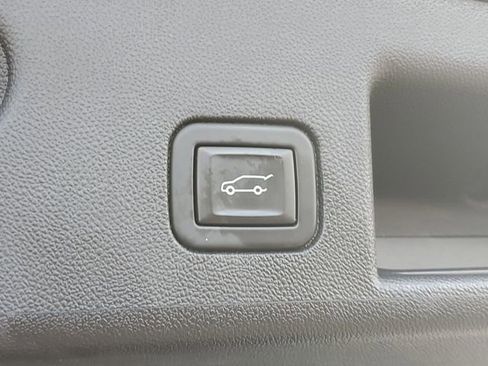 Certified 2023 Chevrolet Equinox RS w/ LPO, Floor Liner Package image 9