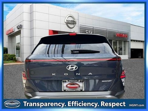 Used 2025 Hyundai Kona Limited AWD/4WD image 4