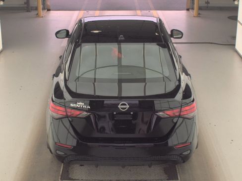 Used 2025 Nissan Sentra SV FWD image 8