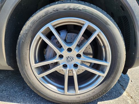 Used 2019 Porsche Cayenne AWD/4WD image 21