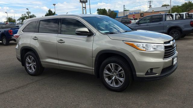 Used 2014 Toyota Highlander Plus AWD/4WD image 2