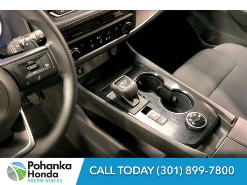 Used 2024 Nissan Rogue S image 15