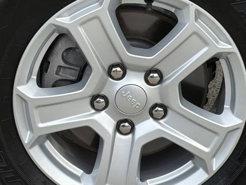 Used 2020 Jeep Wrangler Unlimited Sport S AWD/4WD image 3