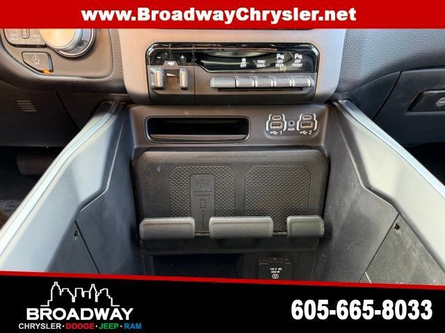 Used 2022 RAM 1500 Laramie AWD/4WD image 18