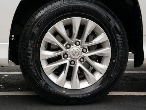 Used 2017 Lexus GX 460 Premium AWD/4WD image 22