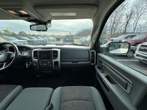 Used 2019 RAM 1500 Classic SLT w/ Luxury Group image 27