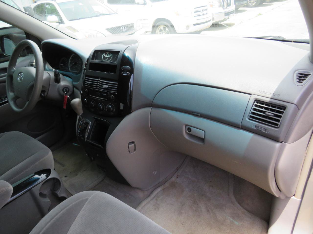 Used 2005 Toyota Sienna LE FWD image 29