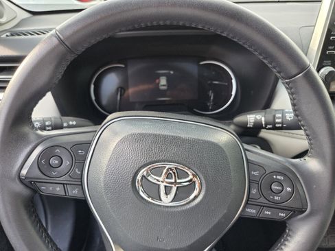 Used 2022 Toyota RAV4 Limited image 11