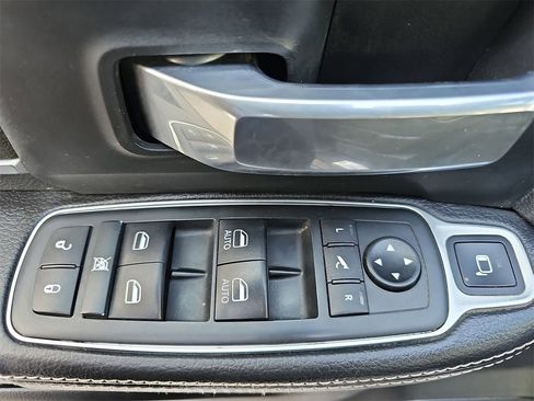 Used 2020 RAM 2500 Laramie image 32