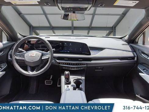 Used 2024 Cadillac XT4 Sport FWD image 4