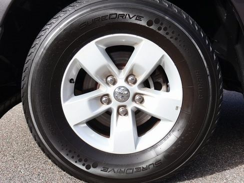 Used 2024 RAM 1500 Classic SLT image 9