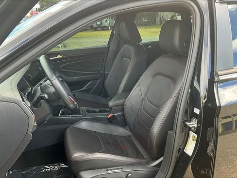 Used 2023 Volkswagen Jetta GLI Autobahn FWD image 9