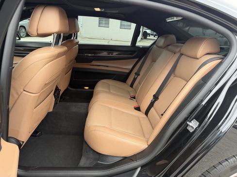 Used 2014 BMW 750Li xDrive AWD/4WD image 11