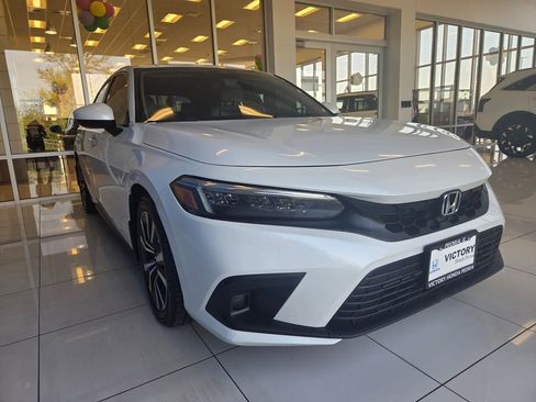 Certified 2023 Honda Civic EX-L image 3