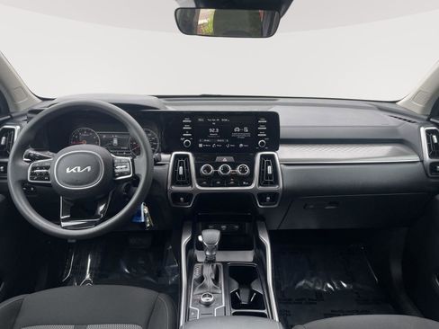 Used 2022 Kia Sorento LX AWD/4WD image 16