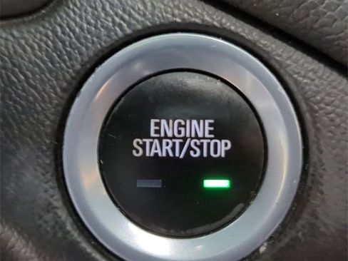 Used 2018 Chevrolet Equinox LT image 16