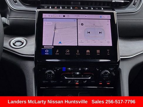 Used 2024 Jeep Grand Cherokee Limited w/ Luxury Tech Group II RWD image 20